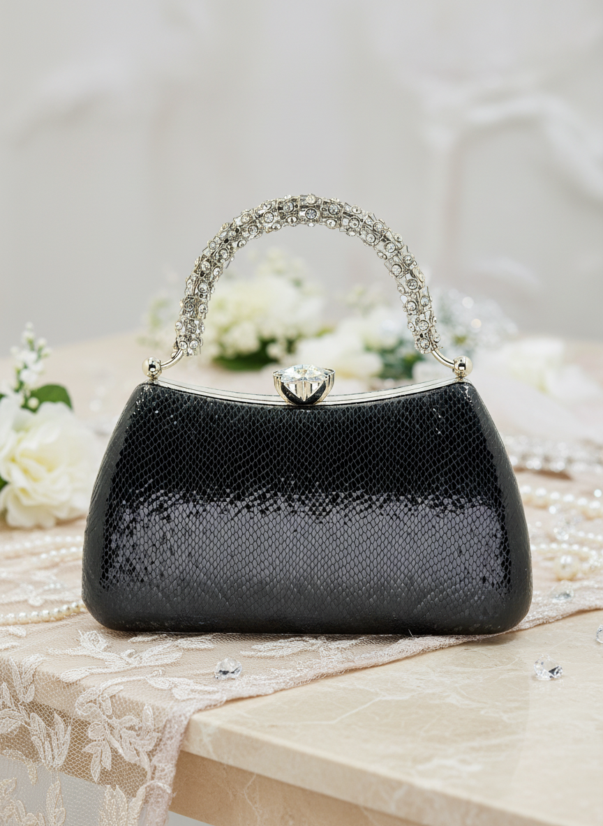 Kristal Desenli Taş Saplı Abiye Çanta, Gümüş Renk, Saten Clutch. Lüks düğün çantası ve gece çantası modelleri.